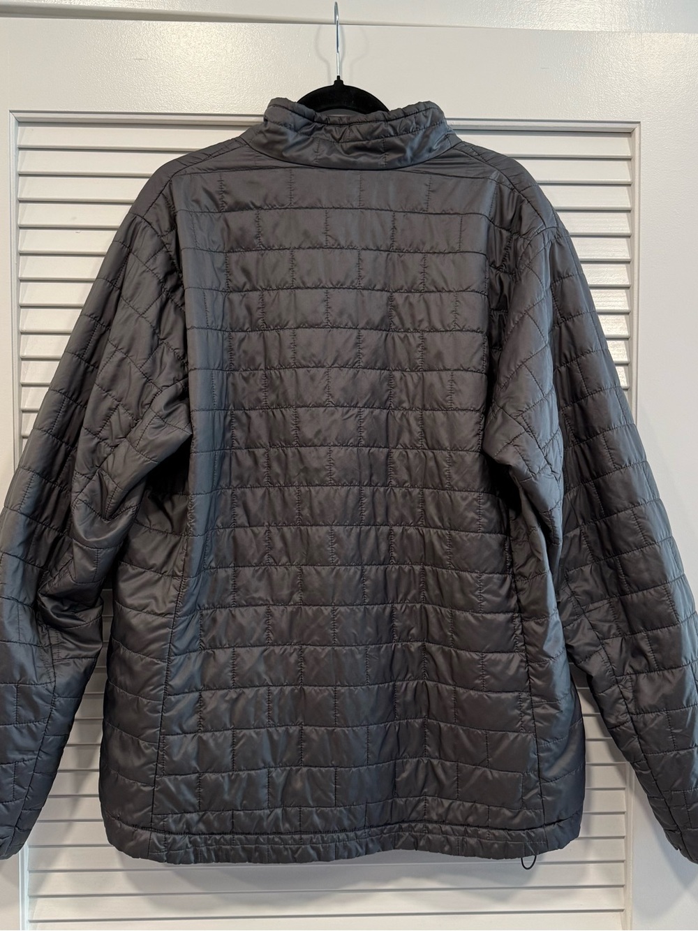 Patagonia Men’s Black Puffer Jacket - Picture 2 of 3